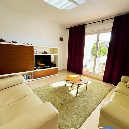 Delicate Child Friendly Ground Floor Apartment *